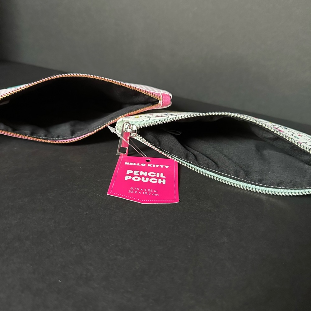 Set of two Hello Kitty pencil pouches with zipper closures🎀 - Picture 7 of 7